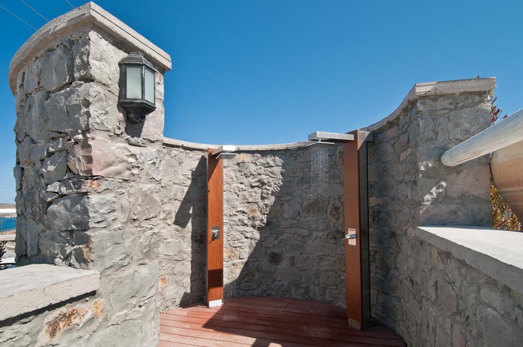Miland Suites Адамас Екстер'єр фото