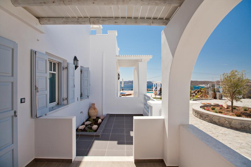 Miland Suites Адамас Екстер'єр фото
