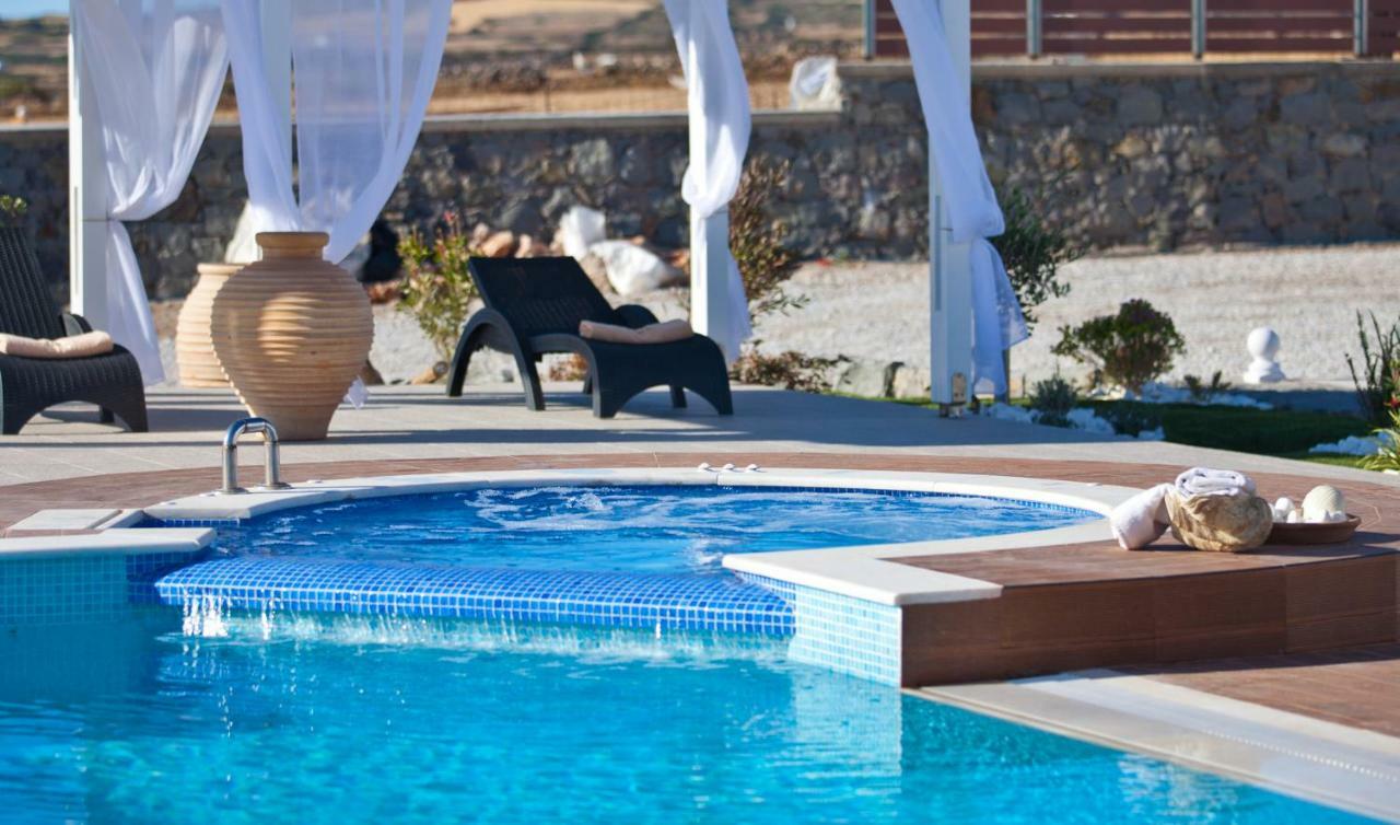 Miland Suites Адамас Екстер'єр фото
